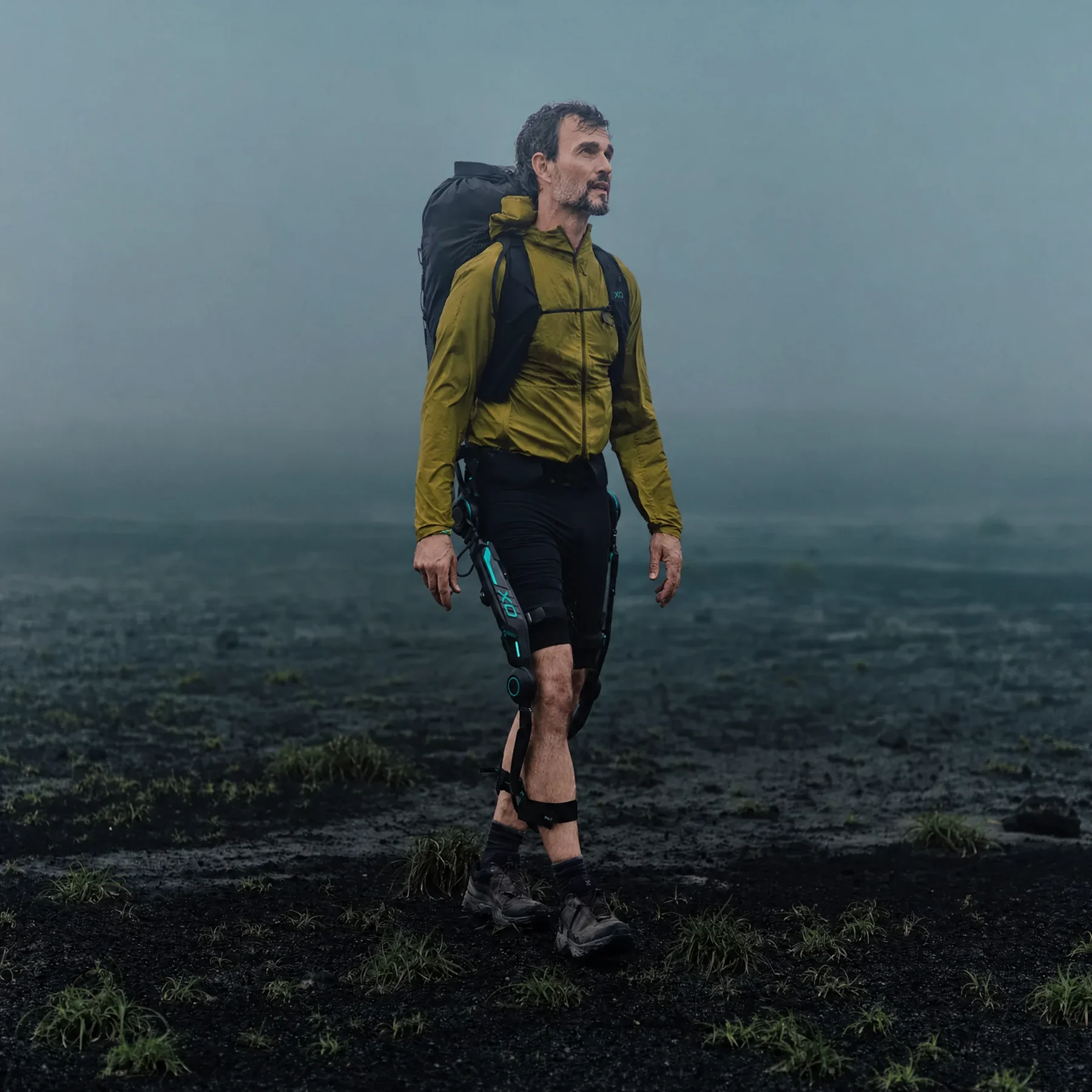 Runner using an exoskeleton